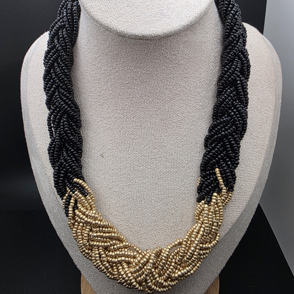 Elegant Black and Gold Seedbead  Beaded Necklace (1561)